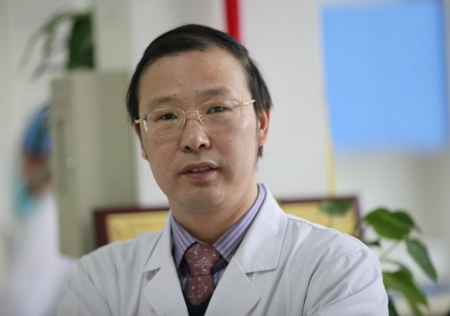 北京八大处整形杨明勇：切开双眼皮怎么做才能更自然？丨八大处谁做双眼皮最好